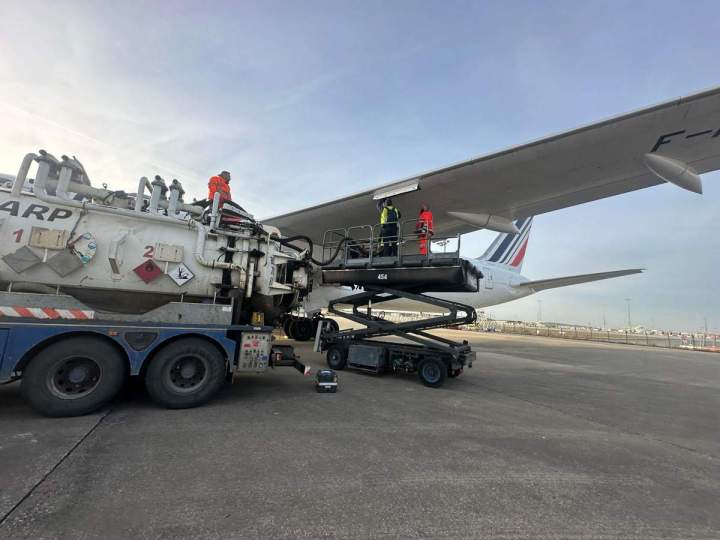 Defueling de kérosène d'avions - Île-de-France